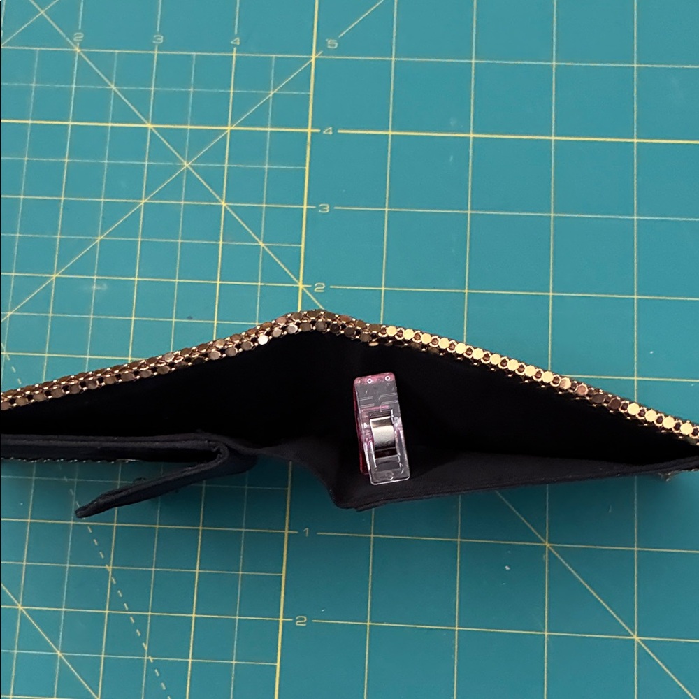 Gold mesh wallet - Picture 4 of 5